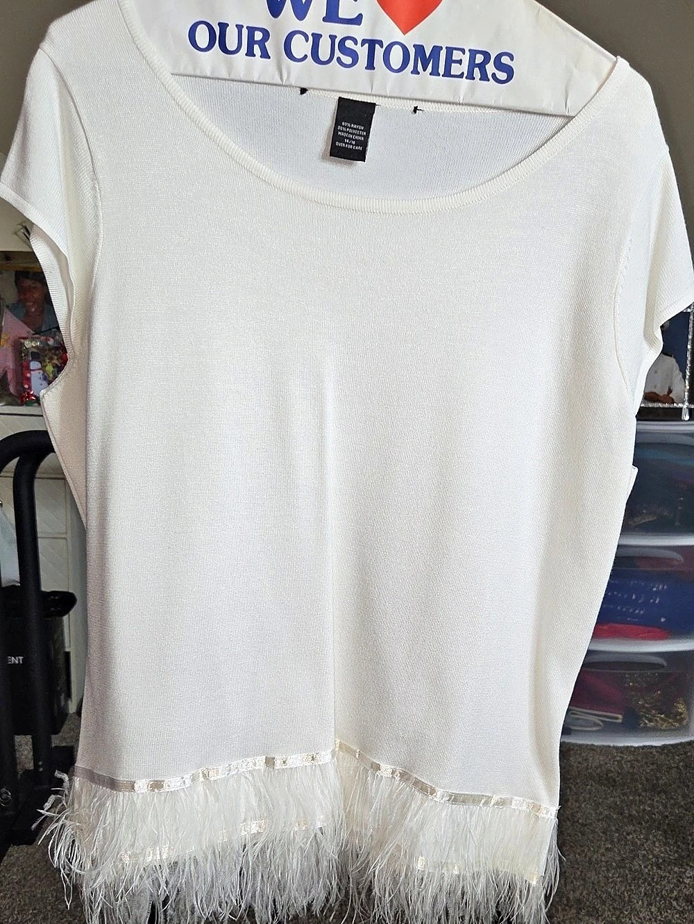Fringe Hem Short Sleeve Top in White Size Medium Like New